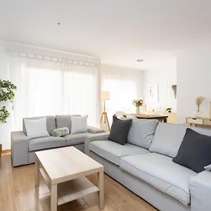 https://home2book-design-black-white-santa-cruz-home.tenerifehoteles.net